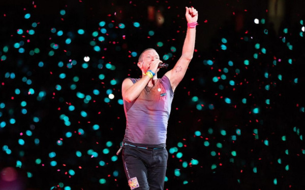 Μια ιδέα από το νέο βιντεοκλίπ των Coldplay στο Ηρώδειο - Το βίντεο που ανέβασε το συγκρότημα στο TikTok