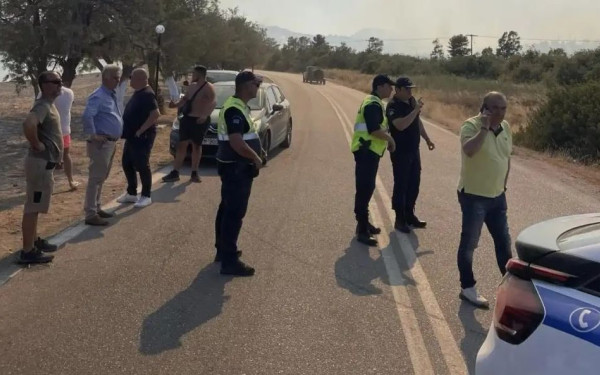 Πυρκαγιά στην Αργολίδα: Διάσπαρτες εστίες αντιμετωπίζουν οι πυροσβεστικές δυνάμεις - Μήνυμα 112 για απομάκρυνση κατοίκων από την Δάρδιζα Ερμιόνης