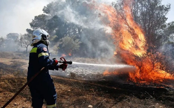 Ηράκλειο: Χωρίς ενεργό μέτωπο η φωτιά στον Προφήτη Ηλία