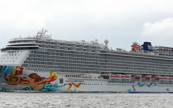 Το λιμάνι της Θεσσαλονίκης υποδέχεται το μεγαλύτερο πλοίο στην ιστορία του