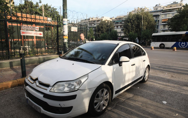 Υπόθεση ποινικολόγου: Έφτασε στα δικαστήρια για να απολογηθεί - Μπορεί να αντιμετωπίσει «ποινή κάθειρξης από 5 έως 20 χρόνια» (βίντεο)