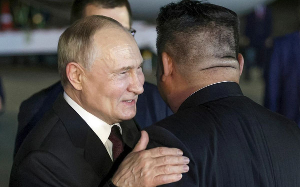 Β. Πούτιν: «Θα συνεχίσουμε την στενή μας συνεργασία με την Βόρεια Κορέα»