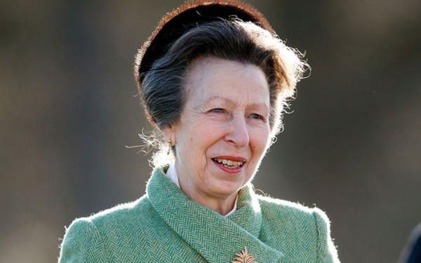 Βρετανία: Με ελαφρά τραύματα διακομίστηκε στο νοσοκομείο η πριγκίπισσα Άννα