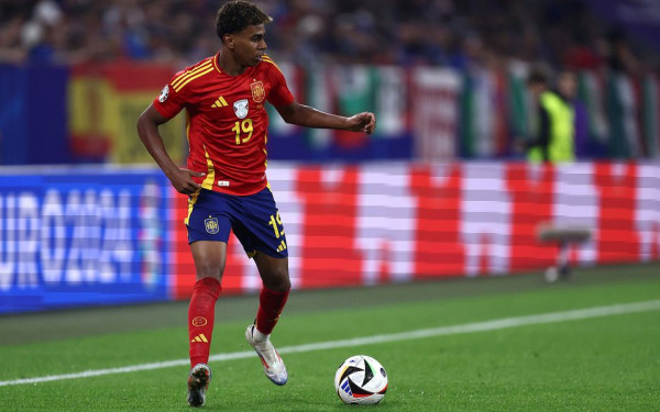 Βάσει νόμου ο Γιαμάλ απαγορεύεται να παίζει στο EURO μετά τις 23:00 το βράδυ