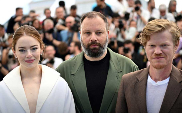 «Bugonia»: H νέα ταινία του Γιώργου Λάνθιμου στις αίθουσες το φθινόπωρο του 2025