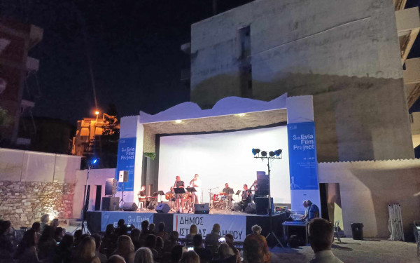 Με λαϊκό γλέντι με τη Λένα Κιτσοπούλου και τον Δώρο Δημοσθένους έπεσε η αυλαία του 3ου Εvia Film Project (βίντεο, φωτ.)