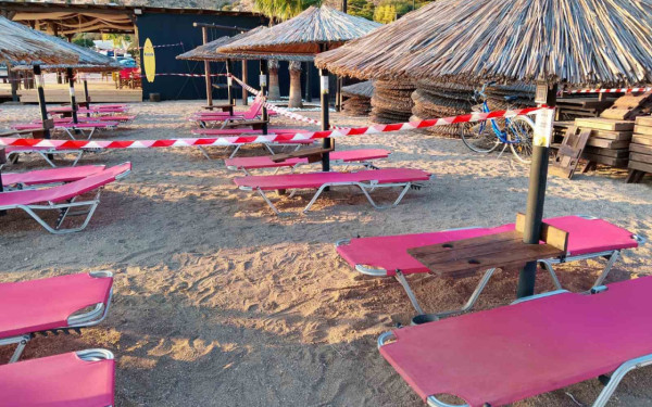 Χαλκιδική: Πανελλαδική πρωτιά στις καταγγελίες για τις παραλίες, αλλά...  μόνο οκτώ οι παραβάσεις