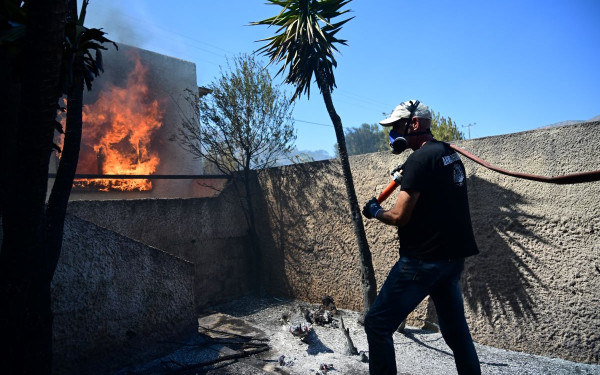 Αθήνα: Κινητοποίηση της Πυροσβεστικής για φωτιά στην Κερατέα