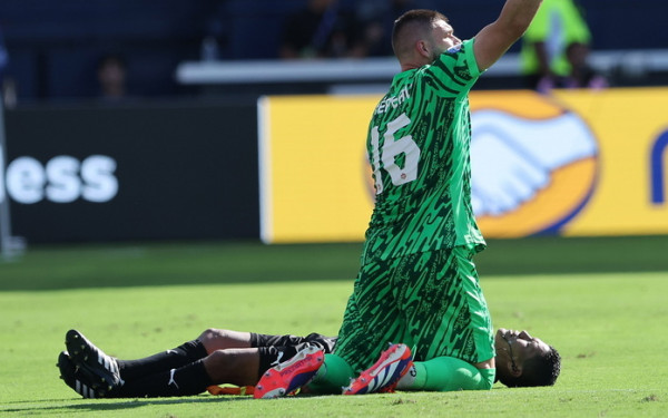 Copa America: Κατέρρευσε λόγω ζέστης ο επόπτης στον αγώνα Περού - Καναδάς (βίντεο)