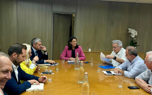 Συνάντηση Κεραμέως - ΓΣΕΕ: Πρόσφορο πεδίο για ένα νέο κοινωνικό σύμφωνο εργασίας