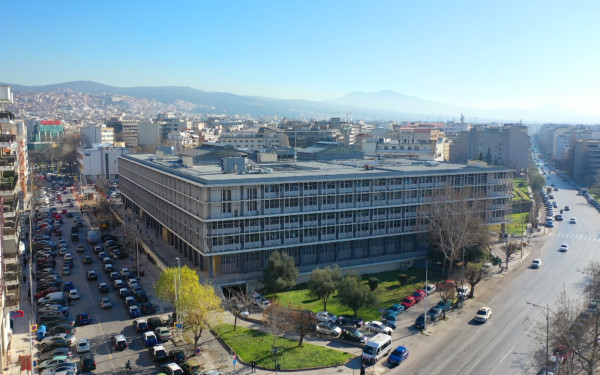 Θεσσαλονίκη: Στο αυτόφωρο ο 19χρονος που έκανε γκράφιτι στον σταθμό Βενιζέλου