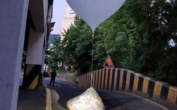 Βόρεια Κορέα: Έστειλε νέα παρτίδα μπαλονιών με σκουπίδια στη Ν. Κορέα  - «Ποταπή και παράλογη πρόκληση», λέει η Σεούλ