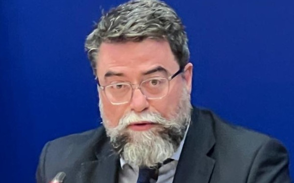 Βασίλης Οικονόμου: «Ξήλωσε» τον διευθυντή του γραφείου του μετά τα δημοσιεύματα για εμπλοκή του σε κύκλωμα trafficking