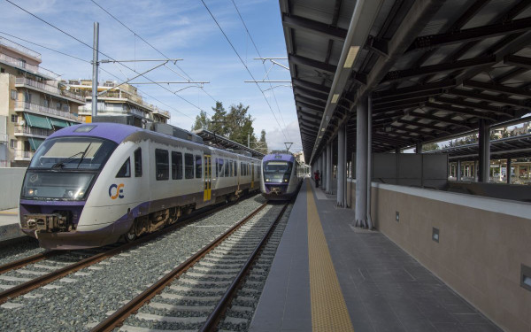 Η Hellenic Train ψηφιοποιεί τα εισιτήρια και κλείνει τα εκδοτήρια στους σταθμούς