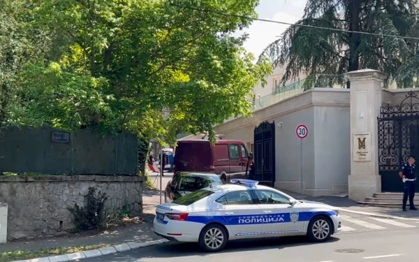 Σερβία: Τρομοκρατική χαρακτηρίζει ο υπουργός Εσωτερικών την επίθεση έξω από την πρεσβεία του Ισραήλ στο Βελιγράδι