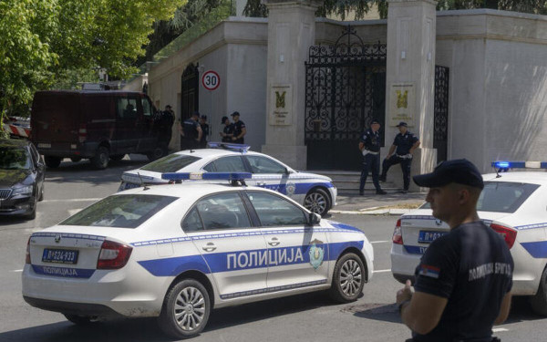 Βελιγράδι: Επίθεση κατά αστυνομικού έξω από την πρεσβεία του Ισραήλ - Νεκρός ο ανήλικος φερόμενος ως δράστης