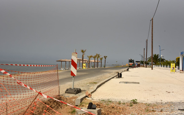 Χαλκιδική: Συνεχίζεται η ανάπλαση της παραλιακής ζώνης του Δήμου Ν. Προποντίδας