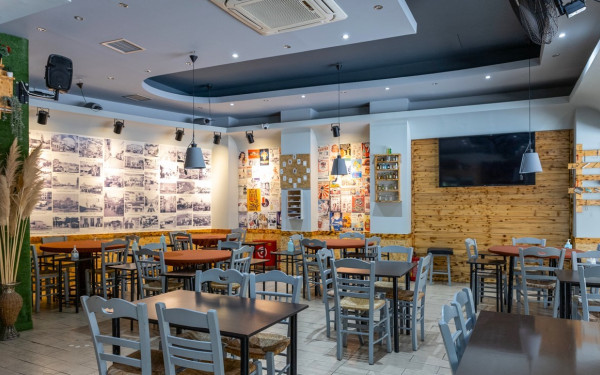 Ένα «Στέκι» στη Σταυρούπολη, με νόστιμα θαλασσινά, λαχταριστά κρεατικά κι ένα κολάζ με την… παλιά Θεσσαλονίκη