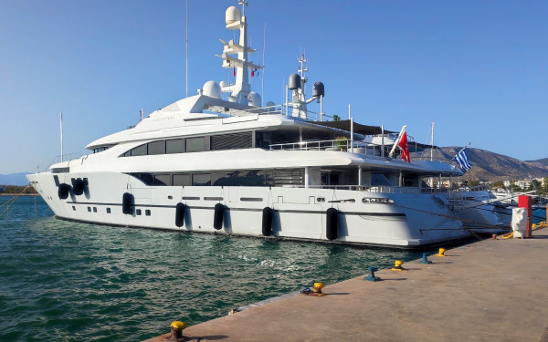 Φωτιά στην Ύδρα: Προσωρινά κρατούμενοι o πλοίαρχος και o υποπλοίαρχος της θαλαμηγού