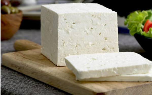 Επιτροπή Ανταγωνισμού: Το 82% των καταναλωτών προτιμάει επώνυμη φέτα - Στα 8,1 ευρώ η φθηνότερη επιλογή