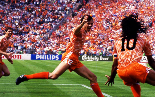 EURO 1988: Το απίθανο γκολ του Φαν Μπάστεν και ο ολλανδικός θρίαμβος στο Μόναχο (βίντεο)