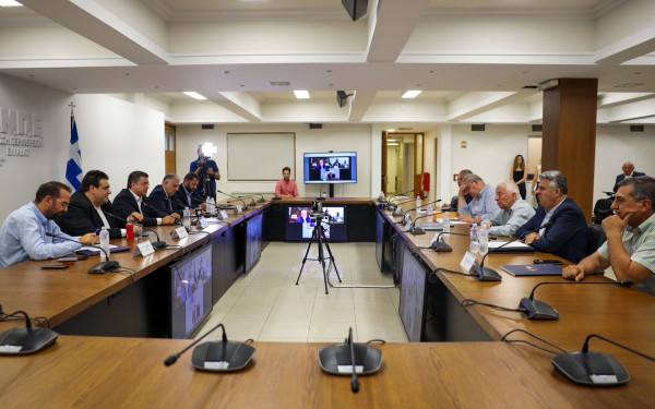 Σύσκεψη Περιφερειαρχών με Θεοδωρικάκο και Λιβάνιο - Τι συζήτησαν