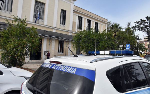 Μεσολόγγι: Τρεις ανήλικοι συνελήφθησαν για προσβολή γενετήσιας ευπρέπειας, πορνογραφία ανηλίκων και εκδικητική πορνογραφία