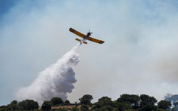 Στο «κόκκινο» ο κίνδυνος πυρκαγιάς τη Δευτέρα σε Κάρπαθο και Ρόδο