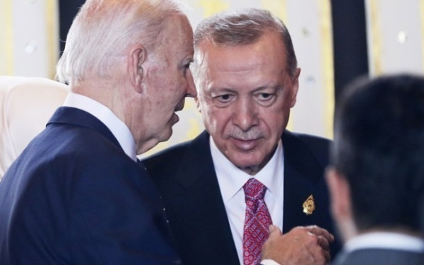 Ερντογάν: Δεν πήγε στο δείπνο του Μπάιντεν - Επέστρεψε στην Τουρκία