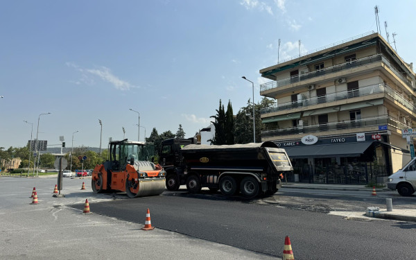 Θεσσαλονίκη: Σε εξέλιξη οι εργασίες ασφαλτόστρωσης στην Αγίου Δημητρίου (φωτ.)