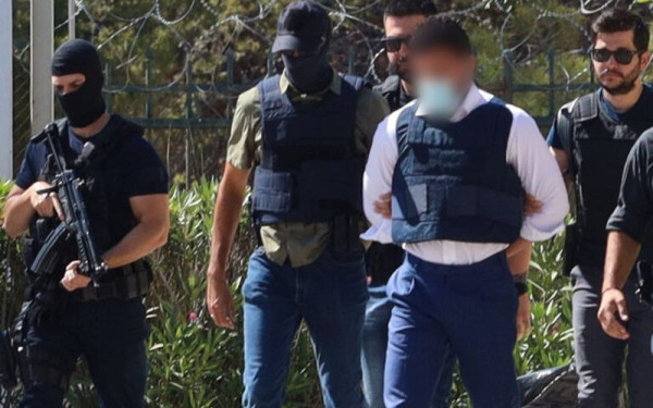 Νέο Ψυχικό: Ο 48χρονος αγόρασε με πλαστά ΑΦΜ το σκούτερ και το ΙΧ και τα παρέδωσε στον δολοφόνο του τοπογράφου