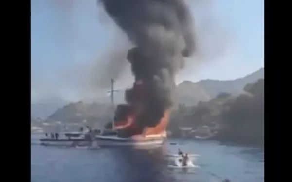 Τουρκία: Φωτιά σε τουριστικό σκάφος στον Μαρμαρά - Αγωνία για τους 110 επιβαίνοντες (βίντεο)