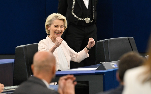 Φον ντερ Λάιεν: «Είμαι ευγνώμων για την εμπιστοσύνη που μου έδειξε η πλειοψηφία του Ευρωπαϊκού Κοινοβουλίου»