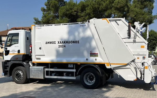 Νέο σύγχρονο απορριμματοφόρο απέκτησε ο Δήμος Χαλκηδόνος