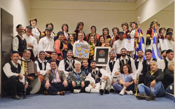 Θεσσαλονίκη: Στην κορυφή του κόσμου η Χορευτική Ομάδα του Πολιτιστικού Οργανισμού «Μυγδονία» (φωτ.)