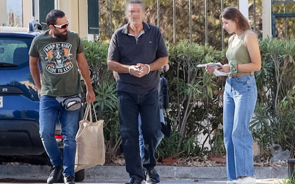 Στη φυλακή ο καθηγητής του Παντείου που κατηγορείται για τέσσερις εμπρησμούς στη Βάρη