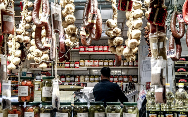 Ανοιχτά σήμερα τα καταστήματα και τα σούπερ μάρκετ - Οδηγίες από την ΕΚΠΟΙΖΩ για αγορές παιχνιδιών και τροφίμων