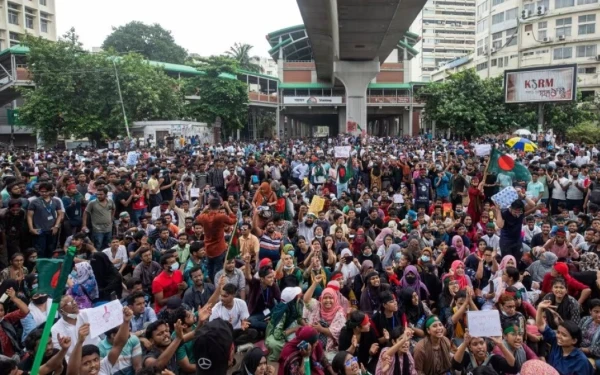 Μπανγκλαντές: Τουλάχιστον 56 νεκροί σε νέα βίαια επεισόδια στην Ντάκα (βίντεο, φωτ.)