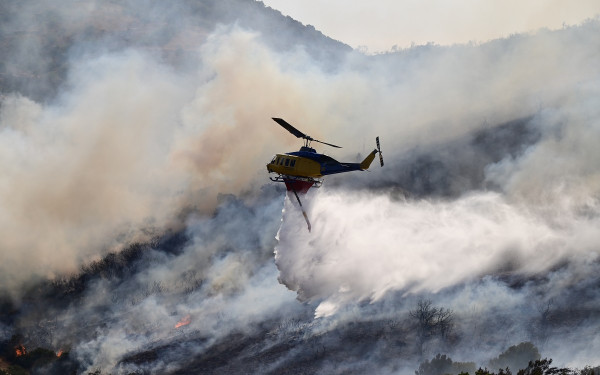 Πάνω από 35 πυρκαγιές έχει ήδη αντιμετωπίσει η Πυροσβεστική από την αρχή της ημέρας