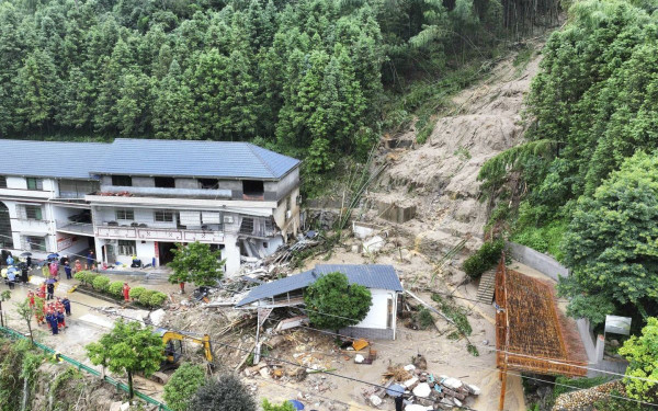 Κίνα: 12 νεκροί από κατολίσθηση μετά από την καταιγίδα Γκέμι
