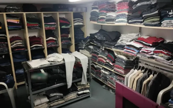 Θεσσαλονίκη: Κατάστημα πουλούσε πάνω από 5.000 «μαϊμού» προϊόντα σε αντίστοιχες τιμές με τα γνήσια (βίντεο, φωτ.)