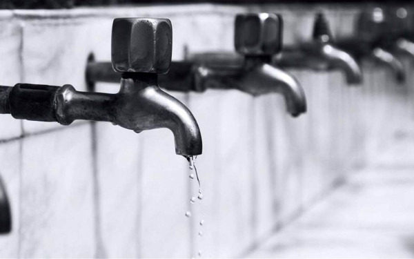 Όσα έγιναν χθες στην Επιτροπή της Βουλής για τις ΔΕΥΑ: Ο πολιτικός κυνισμός της κυβέρνησης, η «ντρίμπλα» της ΠΕΔ Κεντρ. Μακεδονίας και το «αντίδωρο» του Παπασταύρου. Γράφει ο Σαλονικιός