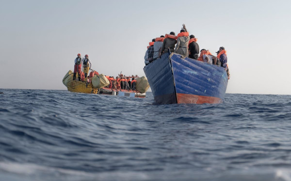 Νέα επιχείρηση διάσωσης μεταναστών από το πλοίο-ασθενοφόρο Ocean Viking ανοικτά της Λιβύης (βίντεο, φωτ.)
