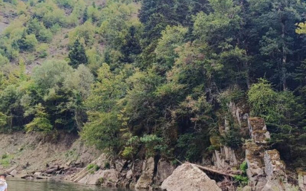 Μετέωρα: Μαγεύει η φυσική παραλία «πλαζ Αλέκος» σε υψόμετρο 1.000 μέτρων - Απέκτησε και γήπεδο για beachvolley (φωτ.)