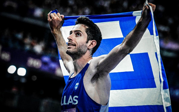 Ολυμπιακοί Αγώνες: Θερμή υποδοχή στον «χρυσό» Μίλτο Τεντόγλου - Τι είπε με τον φίλο του Μανόλο (βίντεο)