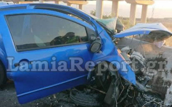 Λαμία: ΙΧ καρφώθηκε σε μπάρες - Νεκρός ο 40χρονος οδηγός (φωτ.)