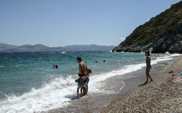 Καιρός: Με μικρή άνοδο της θερμοκρασίας κάνει ποδαρικό ο Αύγουστος - Πολύ υψηλός ο κίνδυνος πυρκαγιάς σε πέντε περιοχές