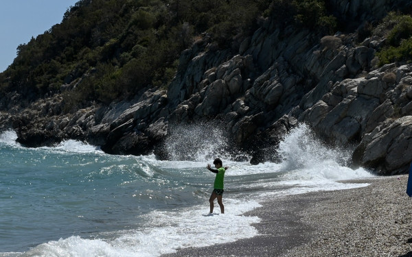 Καιρός: Με ήλιο και ζέστη η Δευτέρα του Αγίου Πνεύματος - Πέφτει η θερμοκρασία από την Τρίτη (βίντεο)