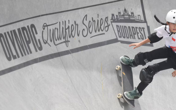 Σπάει τα κοντέρ: Η Ζενγκ Χαοχάο μόλις αποφοίτησε από το δημοτικό και ετοιμάζεται να συμμετάσχει στους Ολυμπιακούς Αγώνες (βίντεο)