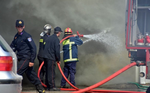 Στις φλόγες μονοκατοικία στη Λίμνη του δήμου Βόλβης